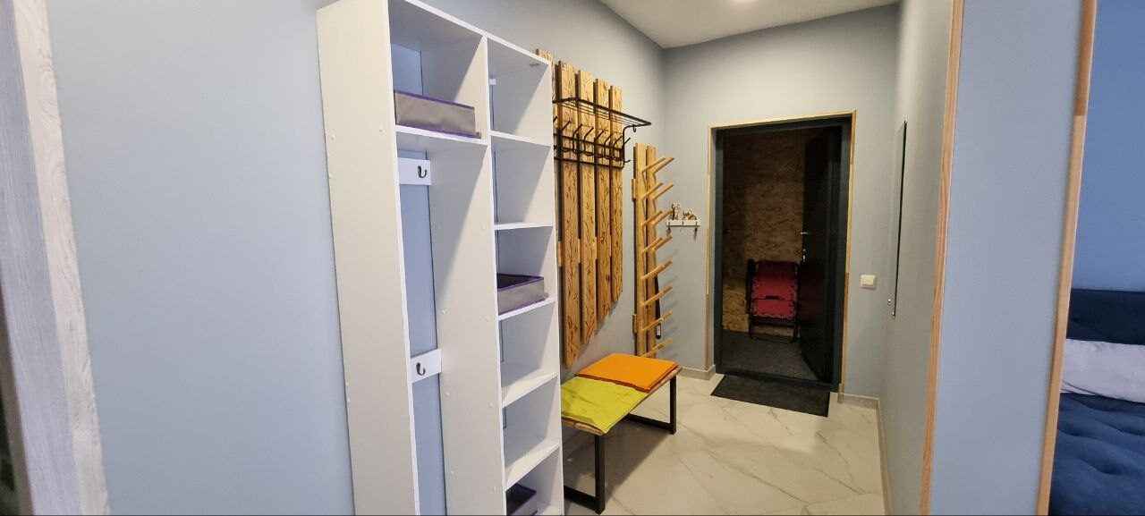 House 2 — Entrance area